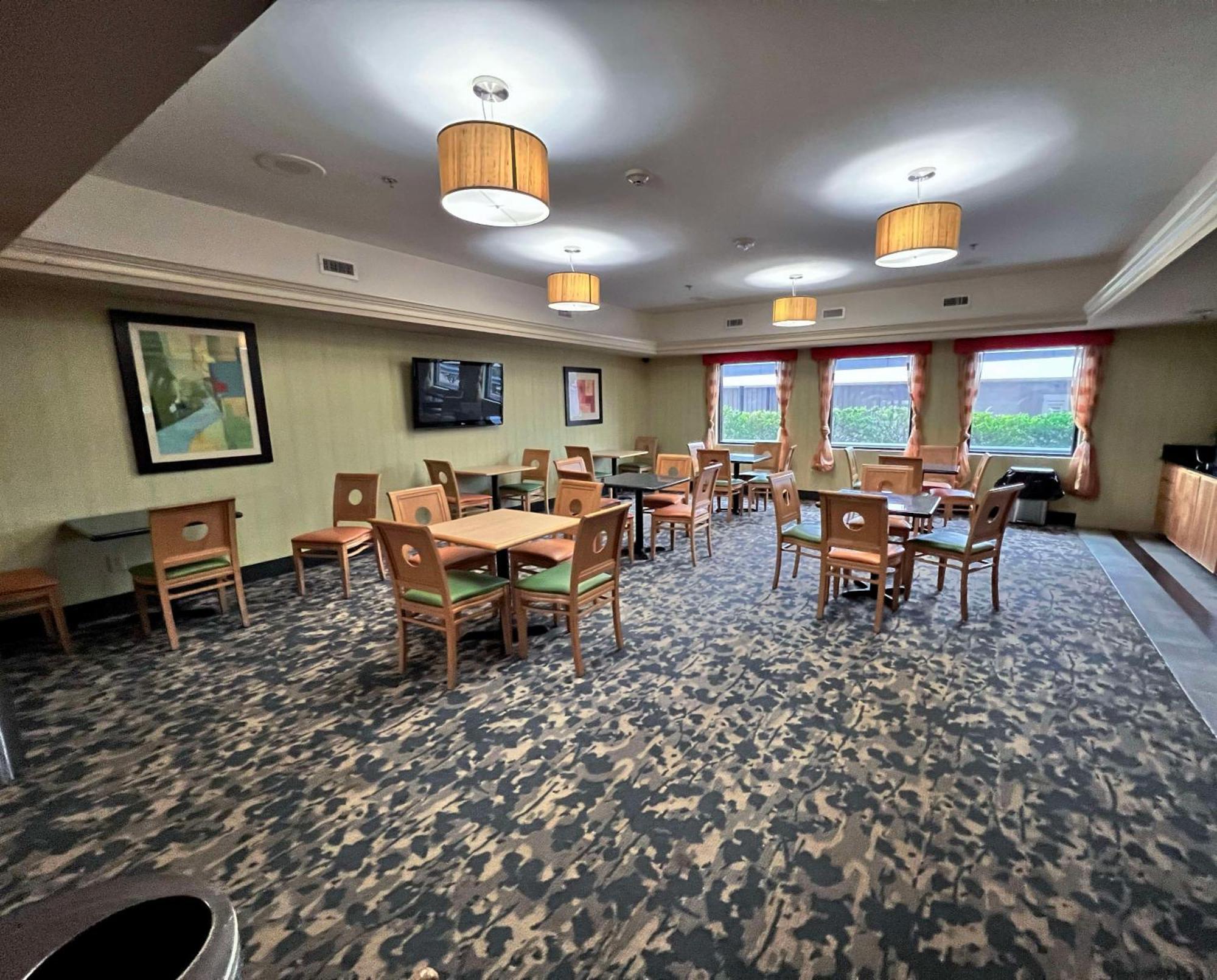 Best Western Plus Glen Allen Inn Exterior foto
